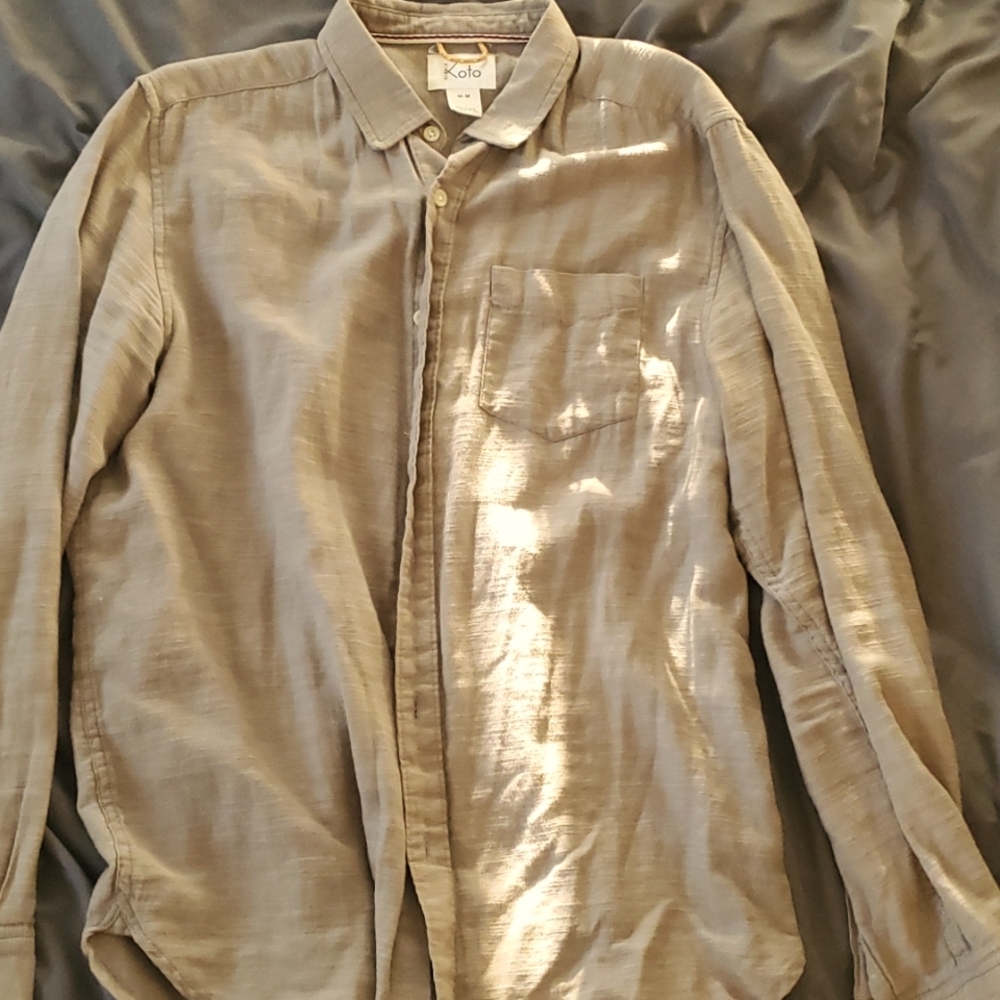 Light green men's button-up